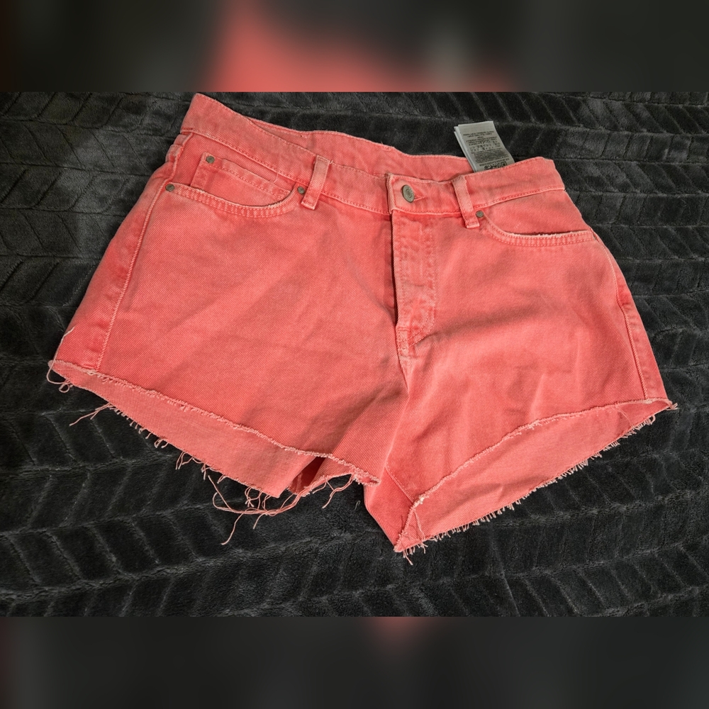 Guess short size 27